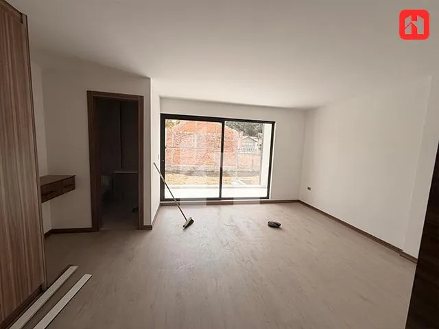 Vendo Casa Dentro de Urbanización Privada en Cuenca – Sector Ochoa León (Cv4085), Azuay — imagen 5