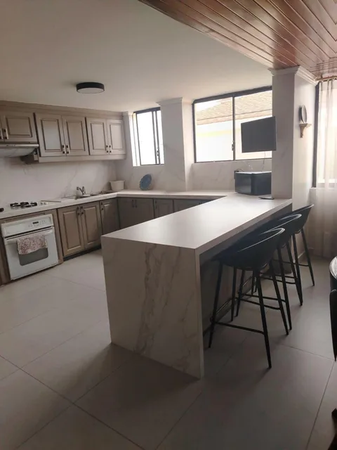 Vendo Casa con 3 Departamento Urbanizacion El Condado — imagen 2