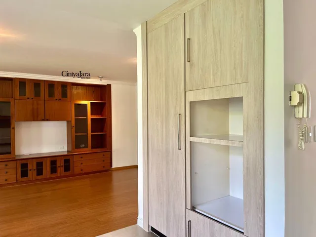 Casa en Venta, 4 Dorm., Amplio Jardín, Estudio, Estar. Urbanización Cumbaya — imagen 2