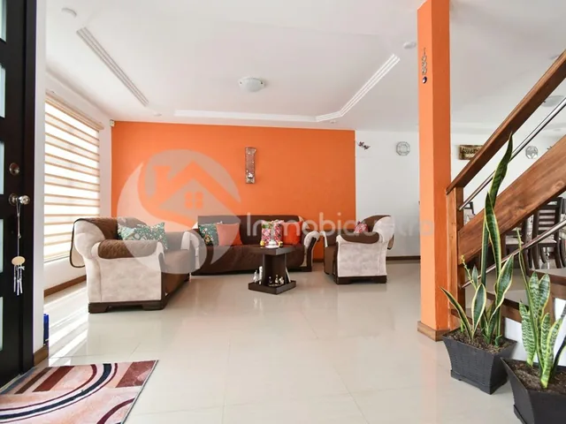 Venta de Casa Dentro de Condominio, Azuay — imagen 4