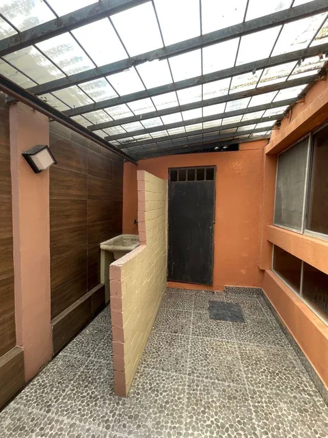 7355. Urdesa Norte - Vendo Casa Tipo Town House 4 Dorm., $95.000. Guayas — imagen 2