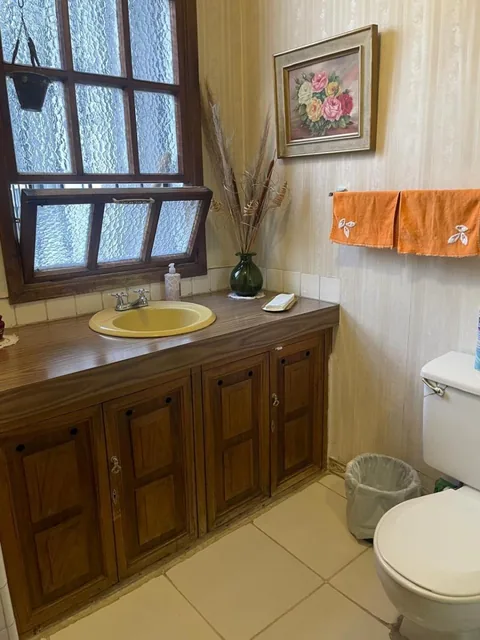 Casa de Venta Carapungo, Tres Pisos, Departamentos, Locales, Excelente Inversión — imagen 4