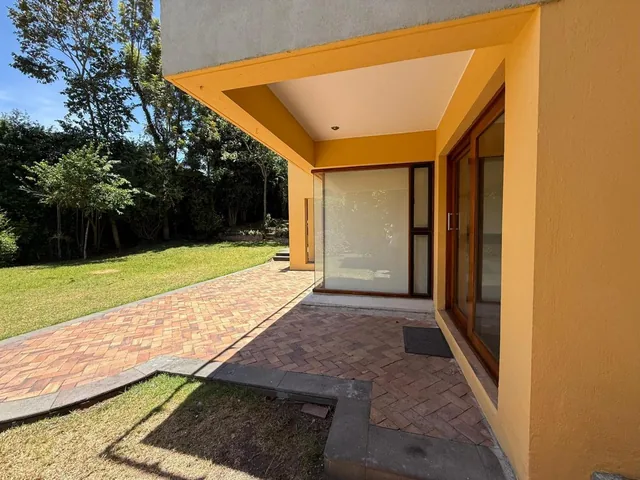 Vendo Casa Fabulosa Rincón del Valle, Terreno 1.131 m², Construcción 580 m² — imagen 3