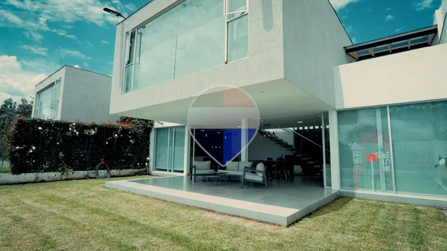 Casa de 3 Habitaciones con 425 m² en Venta en Nayón — imagen 3