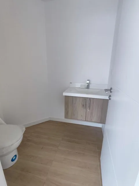 Norte Gye, Mall del Sol Vendo Oficina 42 m² con 2 Parqueos Edificio 100 Bp, Guayas — imagen 2