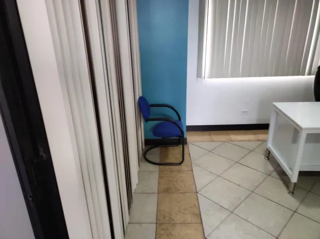 Oficina de Venta de 76 m² en La Calle Francisco de Orellana y 6 de Diciembre — imagen 4