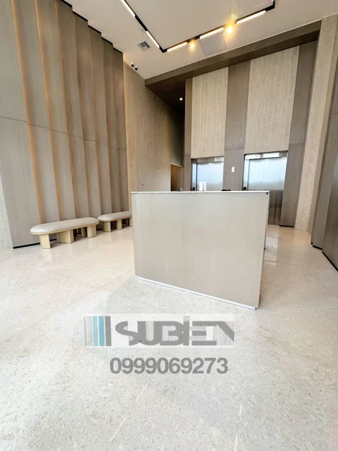 Vendo Oficina Estreno 51 m² Km 11 Sobre Via Samborondon, Centro Comercial con Oficinas Planta Alta, Guayas — imagen 2