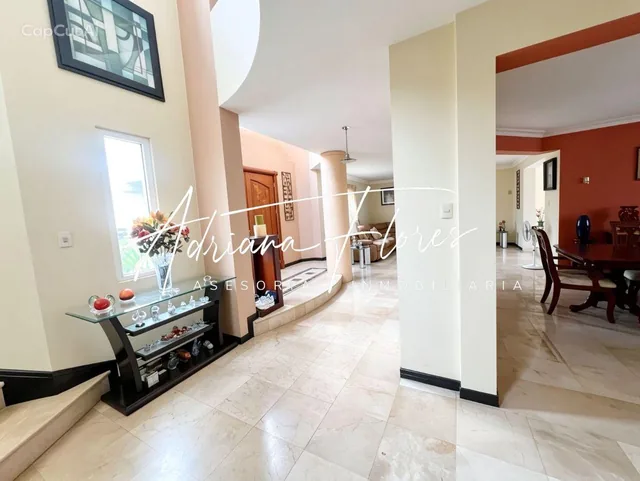 Exclusiva Vivienda en Urbanización Vista Al Parque – Samborondón, Guayas — imagen 3