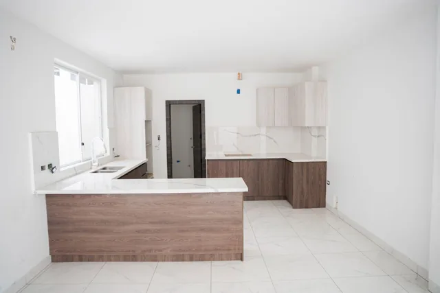 Venta Exclusiva Casa de Estreno | Piscina y Acabados de Alta Gama | 4 Dorm. (Wy), Guayas — imagen 4