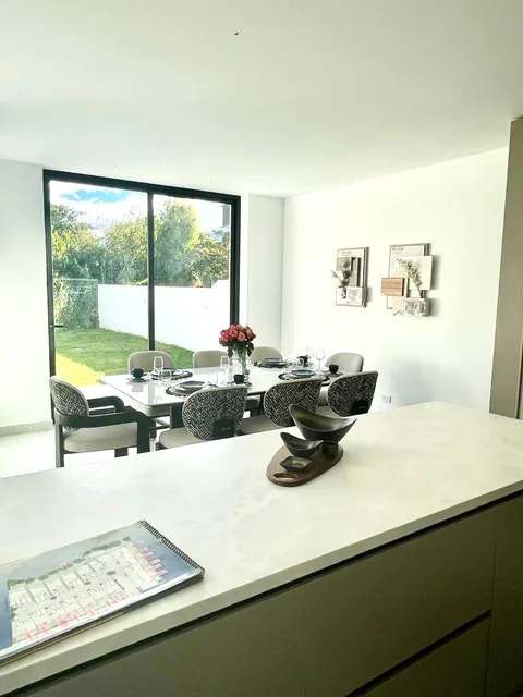 Vendo Fantástica Casa Iluminada, por Estrenar, Acabados de Primera, Seguridad Sector Pachosalas — imagen 2