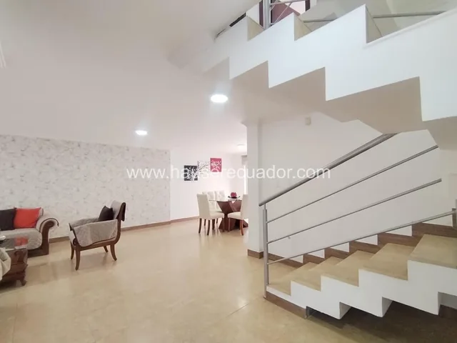Casa en Venta en Santa Lucía con 4 Dorm., Seguridad, Terraza, Jacuzzi — imagen 2