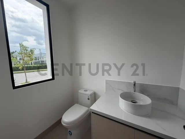 Venta de Casa en Urb. Alba del Bosque, Vía a La Costa, Guayas — imagen 3