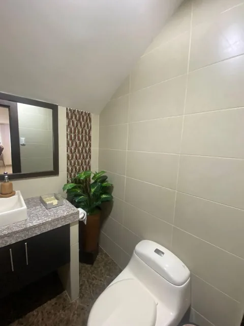 Vendo Casa en Urb. El Condando, Guayas — imagen 5