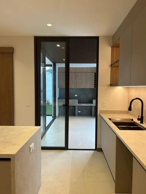 Casa de Venta de Estreno por La Cerámica — imagen 2