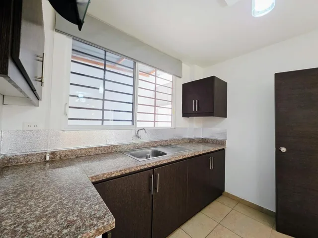 Vendo Casa, Urbanización Santa María, de 3 Dorm., Manabí — imagen 3