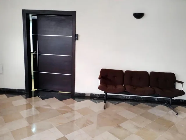 Oficina de Venta en La Mariscal. Edif Corporativo. 80 m² — imagen 2