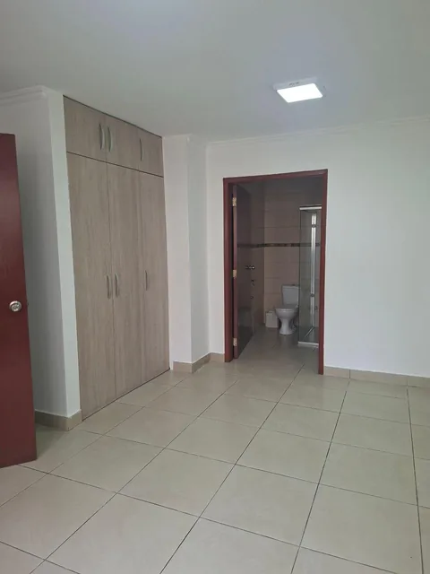 Casa de 250 m² con 4 Dorm. en Venta en Vía a La Costa Precio de Oportunidad. Guayas — imagen 3