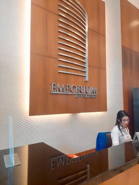 Vendo o Alquilo Oficina Emporium, Guayas — imagen 3