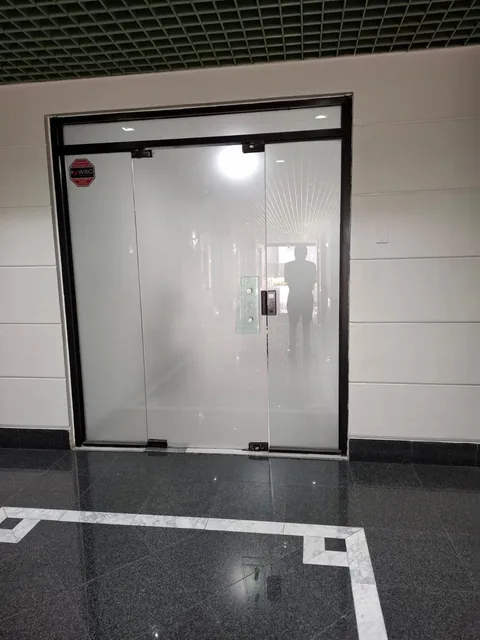Local/oficina de Venta en El World Trade Center en La Floresta — imagen 3