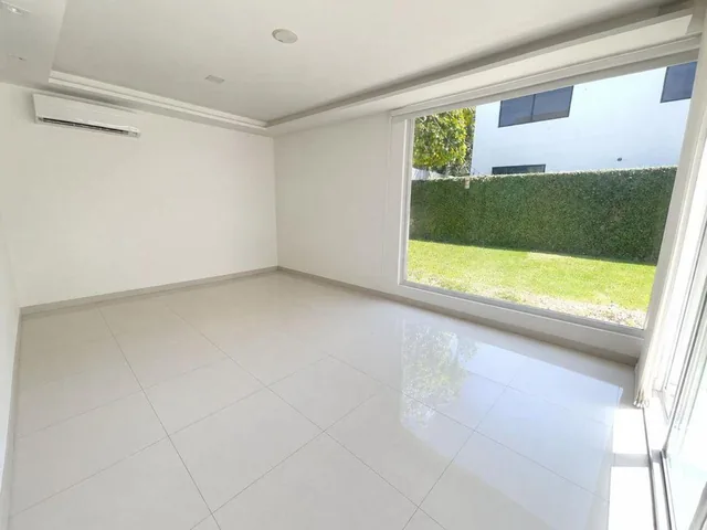 Venta Casa Km 5.5 Ave Samborondón Urb. Mirasol A. Quintana, Guayas — imagen 2