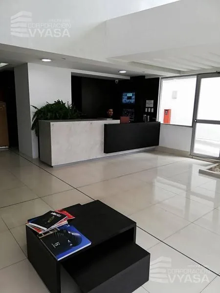 Av República - Cerca a La Av 10 de Agosto Linda y Luminosa Oficina de Venta de 53 m² — imagen 4