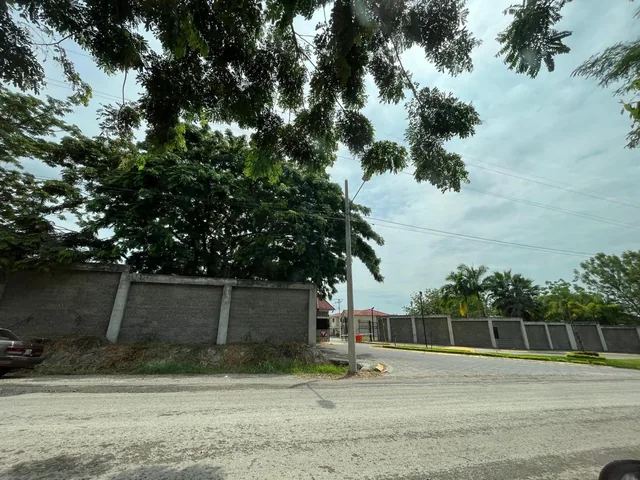 Vendo Terreno Residencial Comercial en Portal Al Sol Guayaquil, Guayas — imagen 3