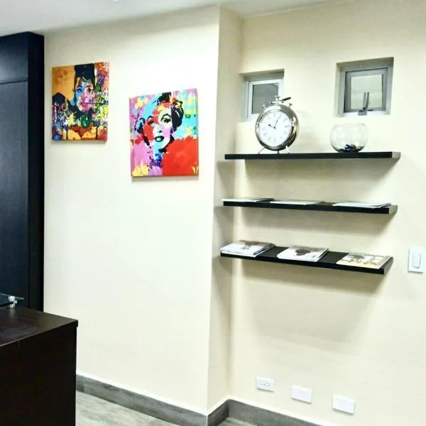Amplia Oficina de Venta Ubicada en La Av Diego de Almagro — imagen 3
