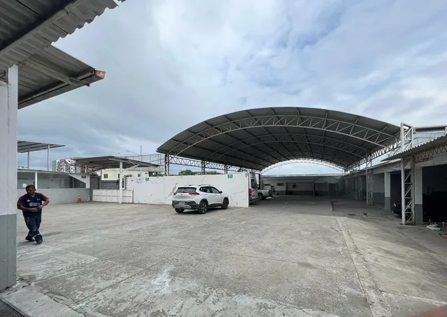 Terreno Comercial de Venta en Manta Zona Norte, Manabí — imagen 2
