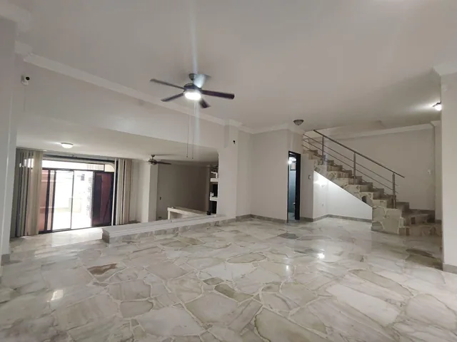 Casa en Venta – Garzota 1 - Residencial - Comercial Oportunidad - Y. Vásquez, Guayas — imagen 5