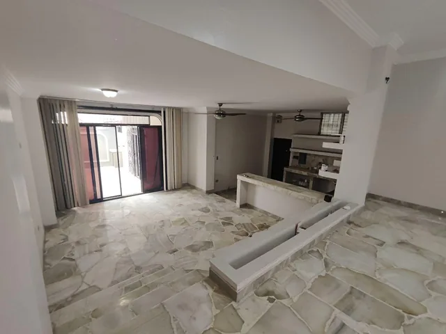 Casa en Venta – Garzota 1 - Residencial - Comercial Oportunidad - Y. Vásquez, Guayas — imagen 3