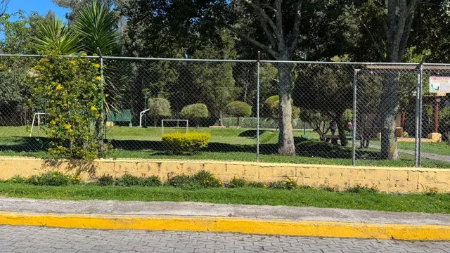 Vendo Muy Buena y Cómoda Casa con Jardín en Pinar de La Sierra — imagen 2