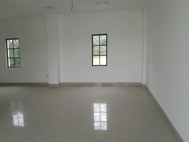 Venta de Oficina en Plaza Sambocity, Guayas — imagen 3