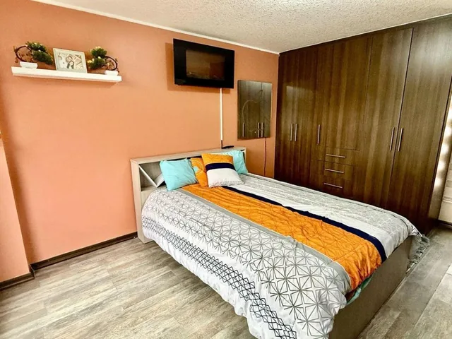 Sector La Biloxi: Espectacular Casa en Venta con Terraza Panorámica y Área de Entretenimiento — imagen 2