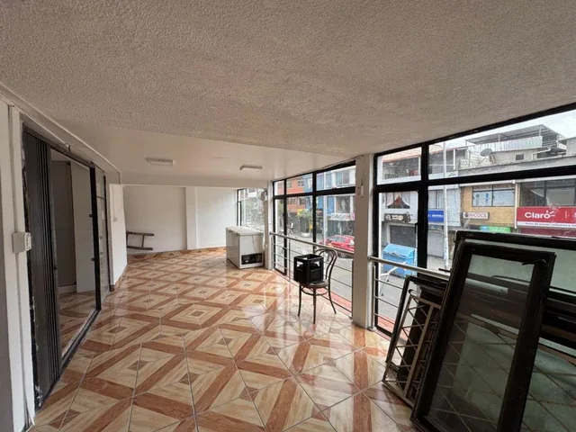 Casa Comercial en Venta Solanda Calle J 210 m² — imagen 4