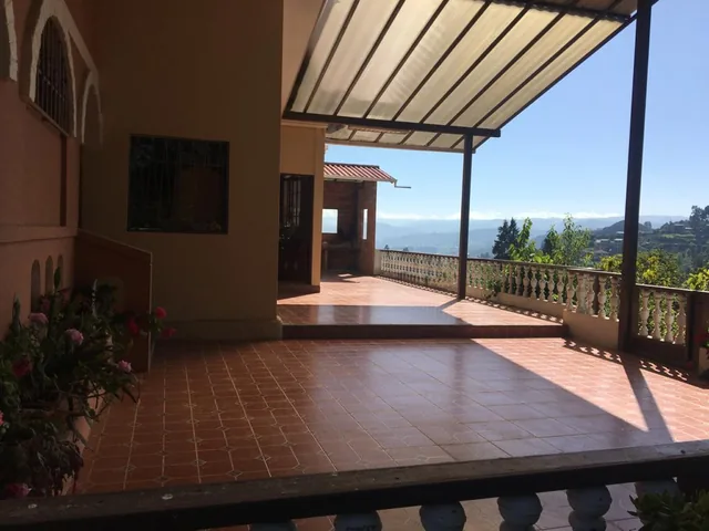 Hermoso Terreno en Venta, Sector Catalinas, Azuay — imagen 3