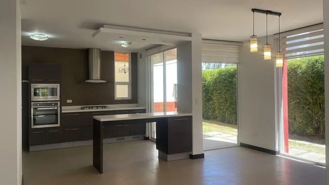 Casa de Venta Tumbaco, Tola Chica, La Morita, 4 Dorm., Conjunto con Piscina — imagen 5