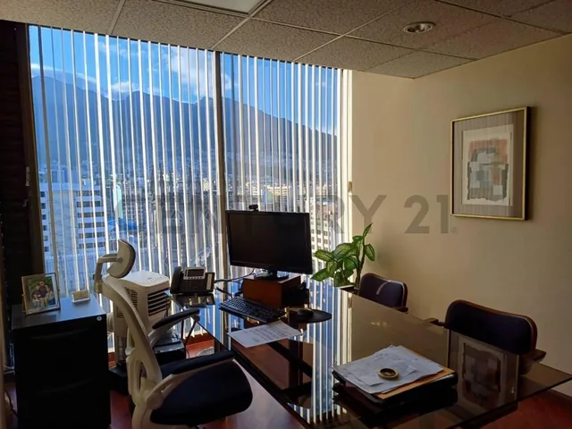 En Venta Oficina de 909 Mtrs Av Amazonas La Mariscal, Quito — imagen 2