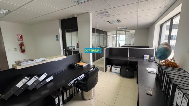 Vendo Oficina Amoblada en Emporium, Vista Al Rio, 115 m², Guayas — imagen 3