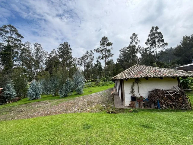 Terreno con 2 Casas de Venta en Yaruqui — imagen 3