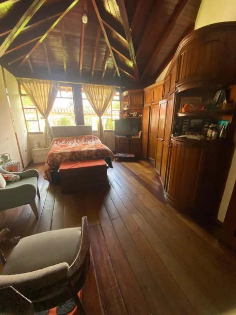 Amplia Casa con Terreno en Venta en Tumbaco, Urbanización Sector La Viña II — imagen 2