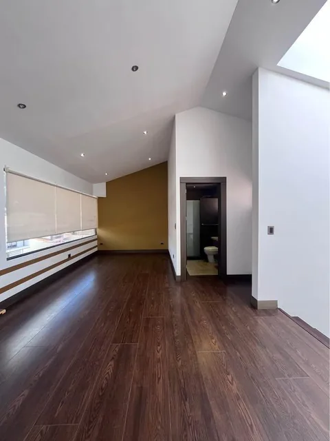 Casa de Venta Dentro de La Ciudadela de Los Ingenieros. 4 Dorm., Azuay — imagen 4