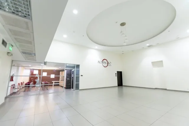 Hermosa Oficina de Venta! en Oportunidad — imagen 5