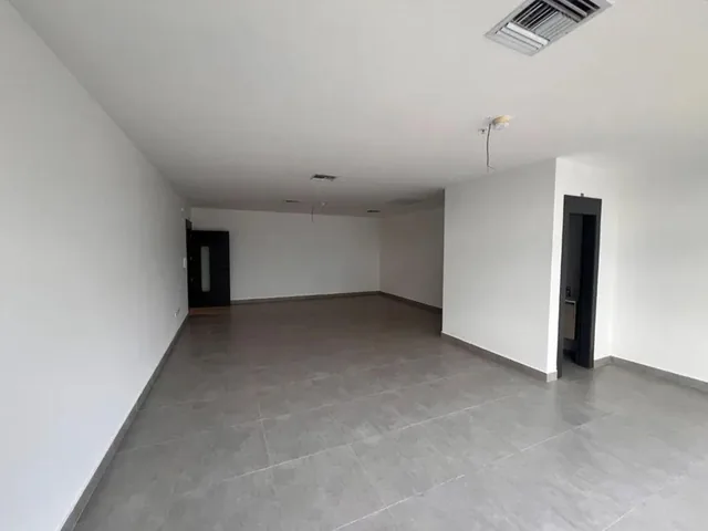 Oficina Comercial de 56 m² en Venta en Norte de Guayaquil, Guayas — imagen 2
