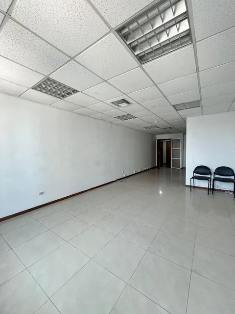 Oficina en Venta y Renta en Trade Building - Norte de Guayaquil, Guayas — imagen 4