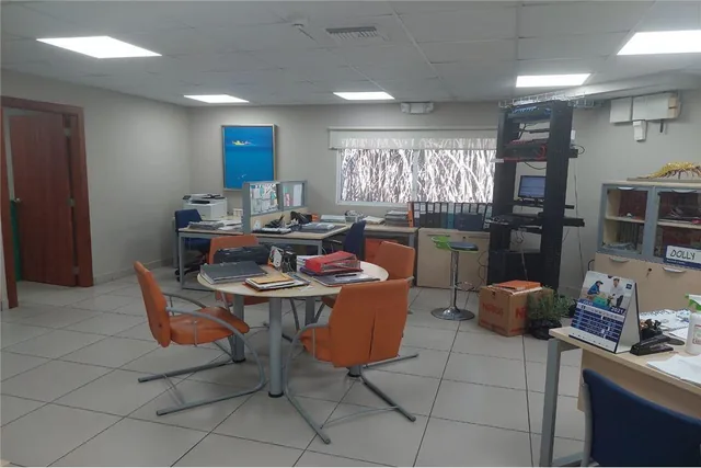 Excelente Ubicación Frente a C. C. Alban Borja C. Diaz, Guayas — imagen 4