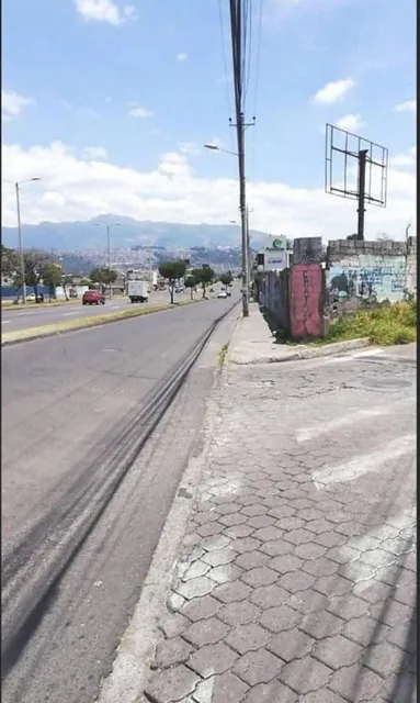 Terreno Comercial Esquinero en Venta, Panamericana Norte - Calderón — imagen 5