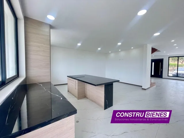 Casa con Piscina en Urbanización Ciudad del Mar, Manta, Manabí — imagen 4