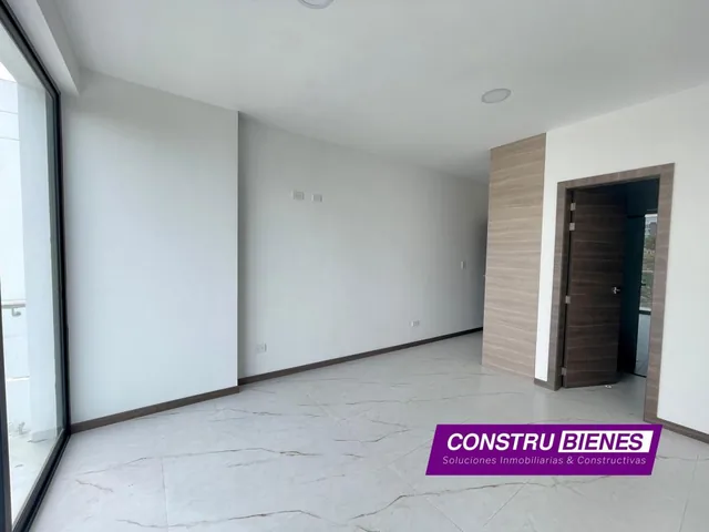Casa con Piscina en Urbanización Ciudad del Mar, Manta, Manabí — imagen 2