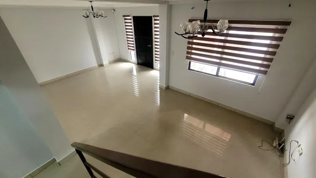 En Venta Casa en Villa Club Etapa Kripton - Mae. Recalde, Guayas — imagen 4