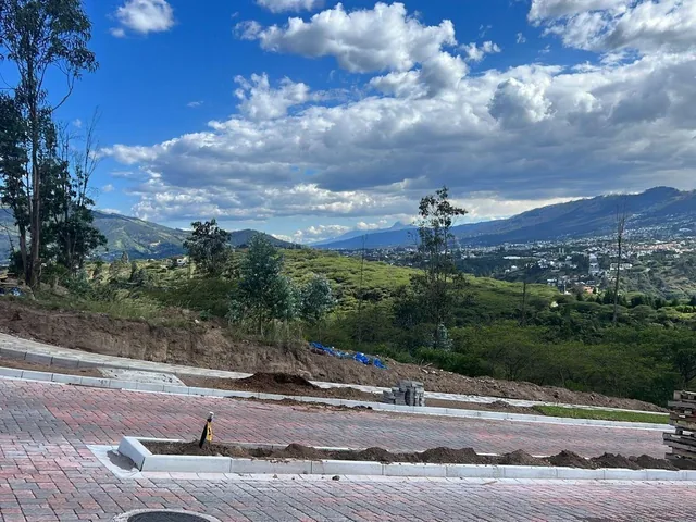 Tumbaco - Collaqui Terreno en Venta en Urbanizacion Nueva y Exclusiva — imagen 4
